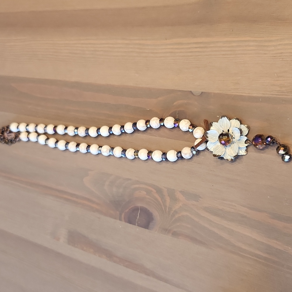 Floral Pendant Necklace